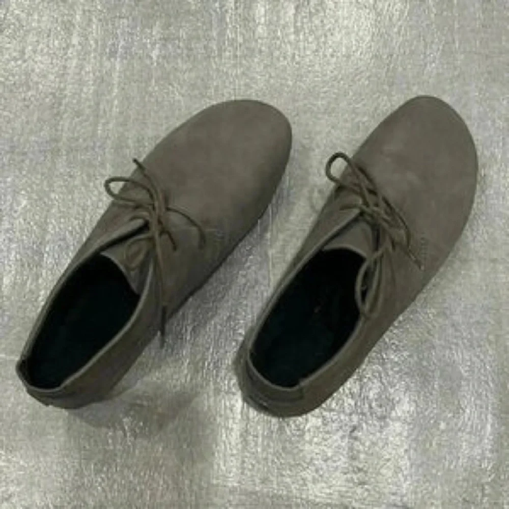 Men's Casual Lace-Up Oxford in Taupe