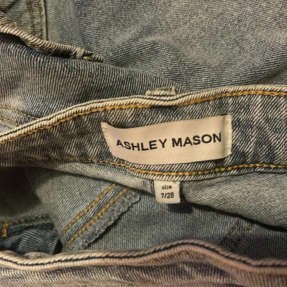 Ashley Mason •light washed