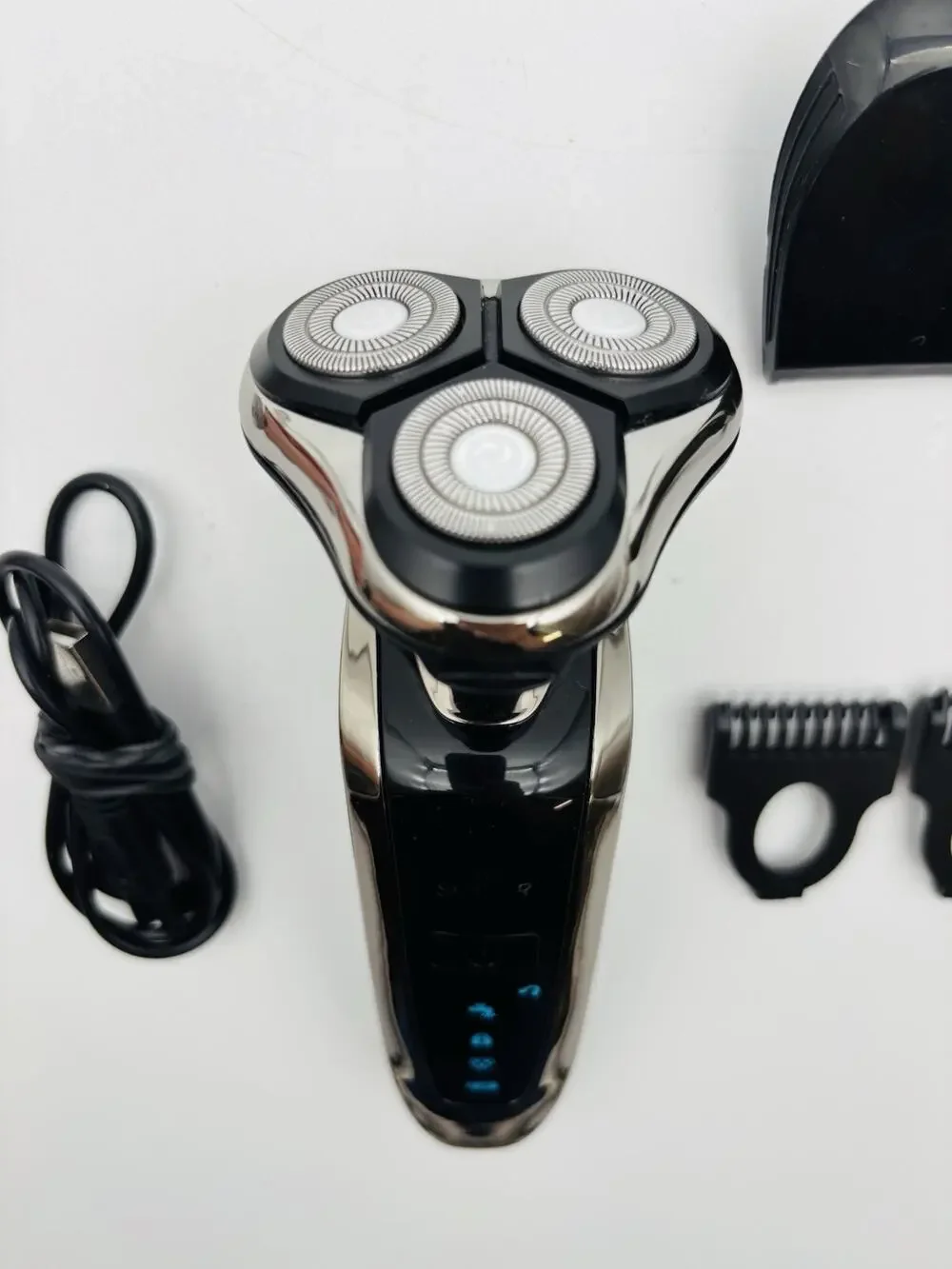 3 in 1 4D rotary electric shaver. Tested. Works. With Cord And Attachments