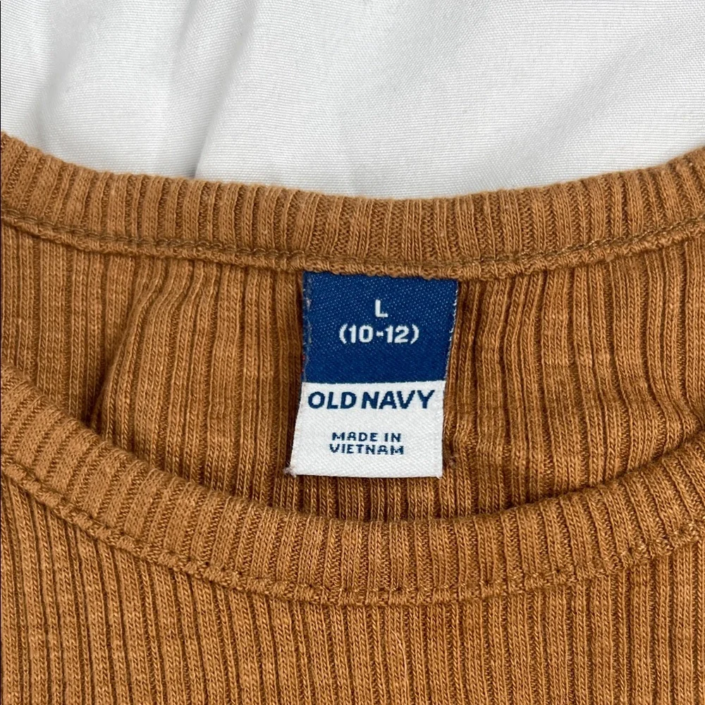 Old Navy casual detail