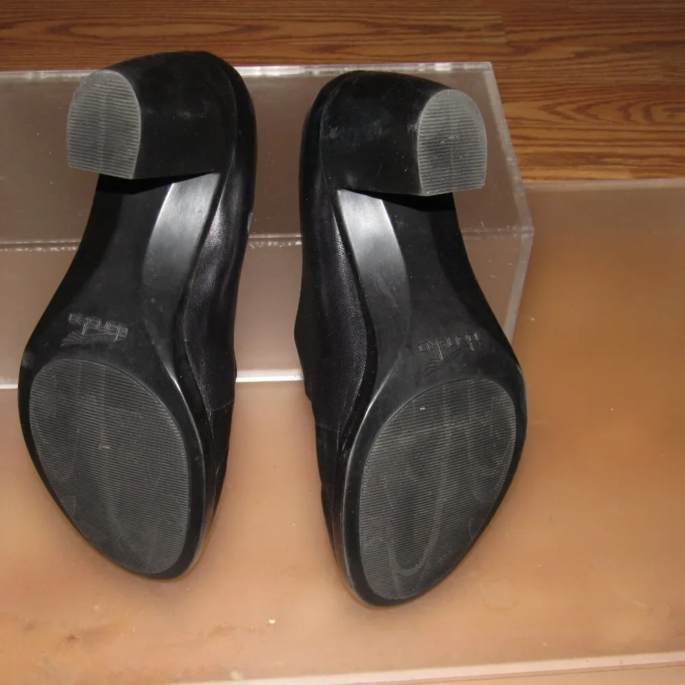 Dansko style closed block