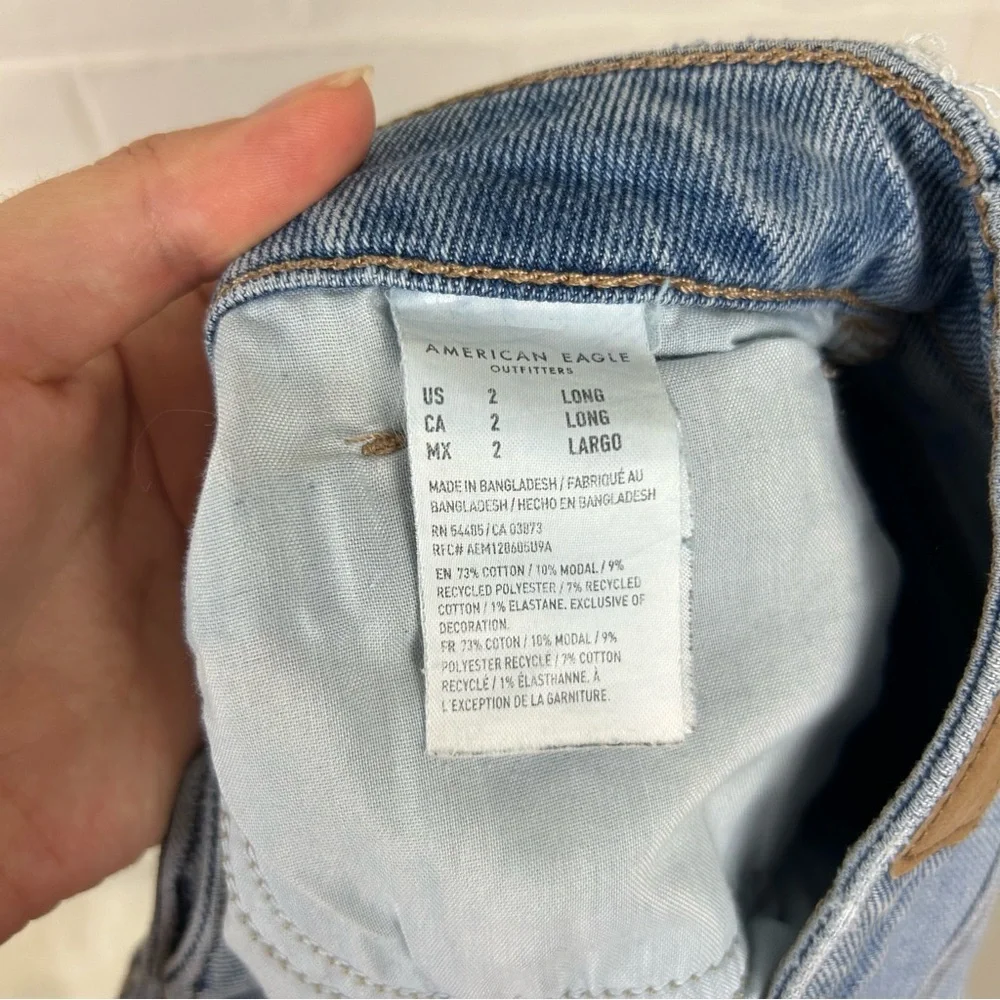 American Eagle Light Wash Mom Jean Shorts Size 2 Long