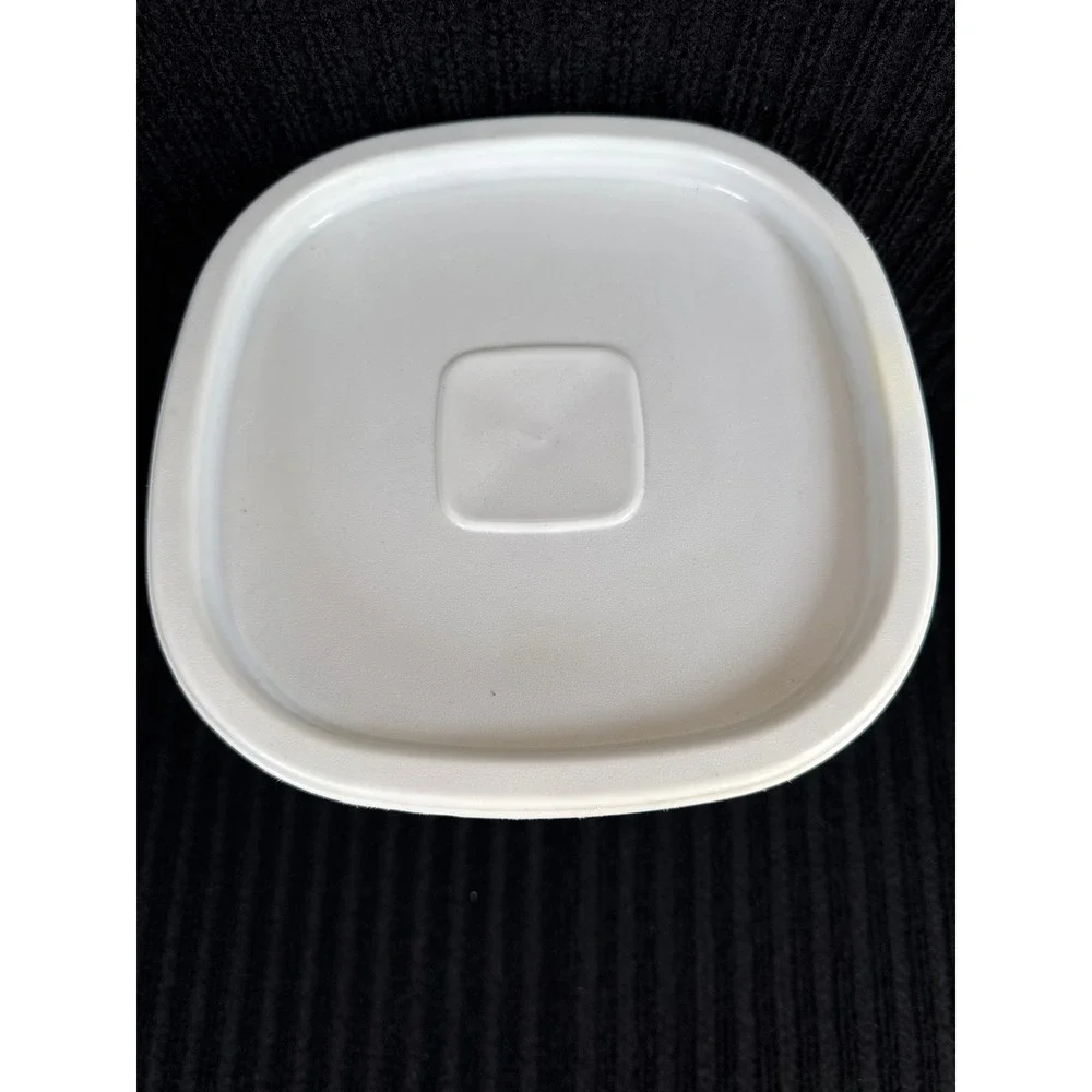 NEW Rubbermaid Servin' Saver Canister #7 21 Cups 5.0 Container White Lid