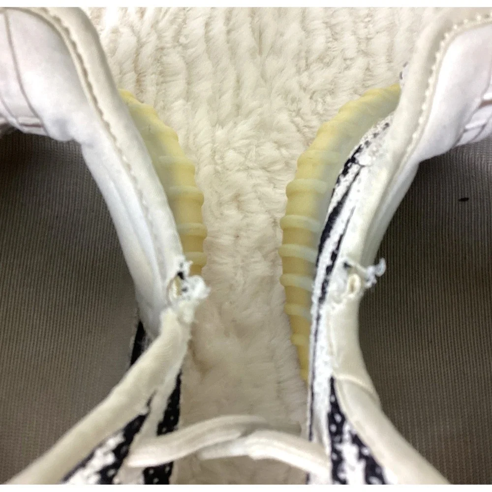 Adidas Yeezy Shoes V2 Boost 350 Men's Size 7 Low Zebra, Moderate Wear