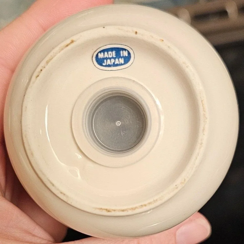 The Unbranded Brand vintage ceramic