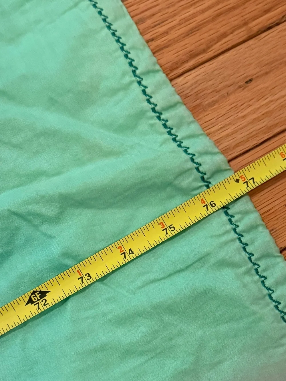 N/A yarn throw