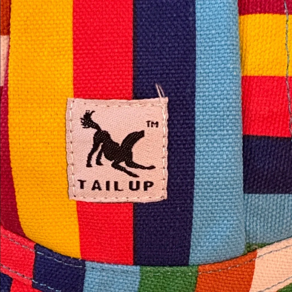 Tail vibrant colors