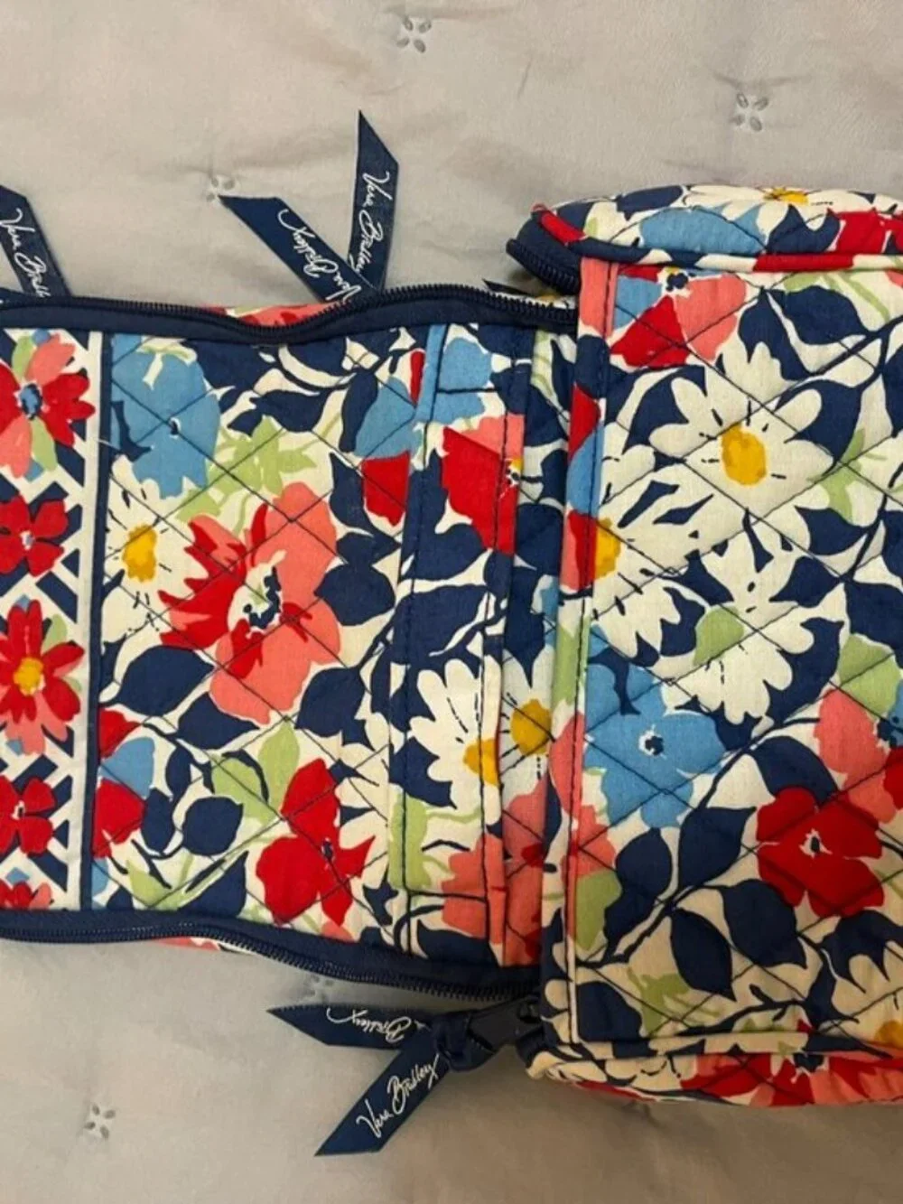 LIKE NEW Vera Bradley quilted cotton hanging cosmetic organizer SUMMER COTTAGE