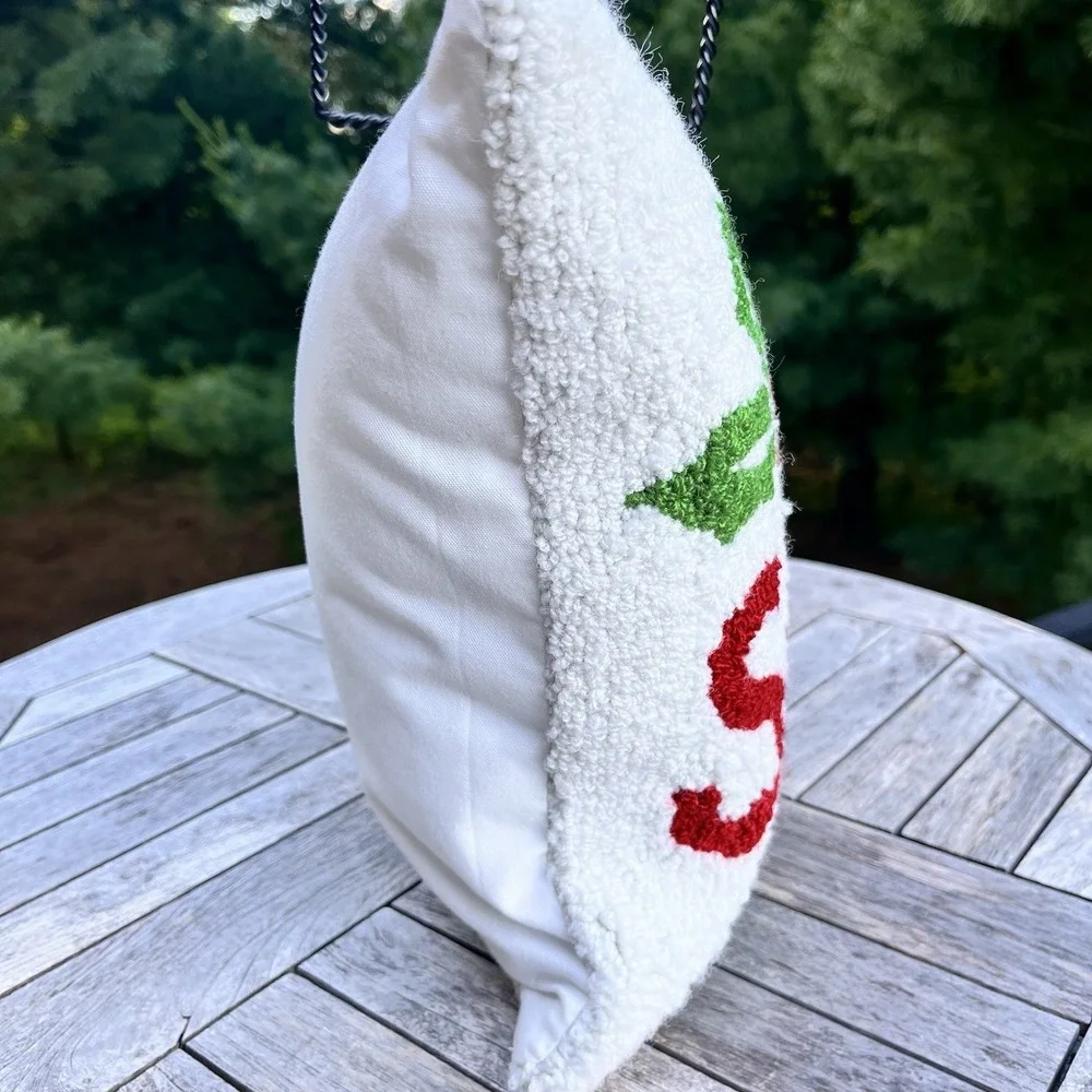 The Unbranded Brand wool hand