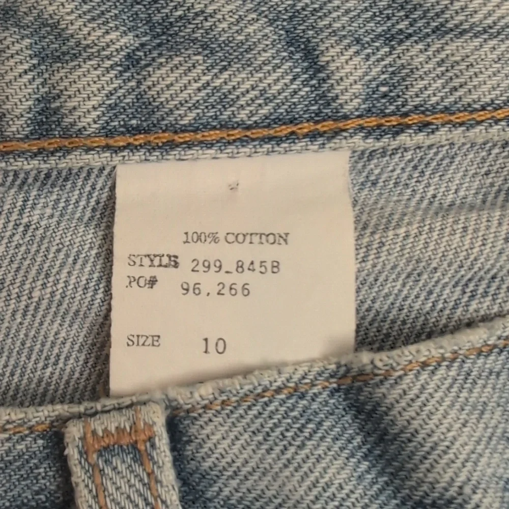 Vintage Christopher & Banks High Rise 90s Y2K  Light Wash size 10 Denim Shorts