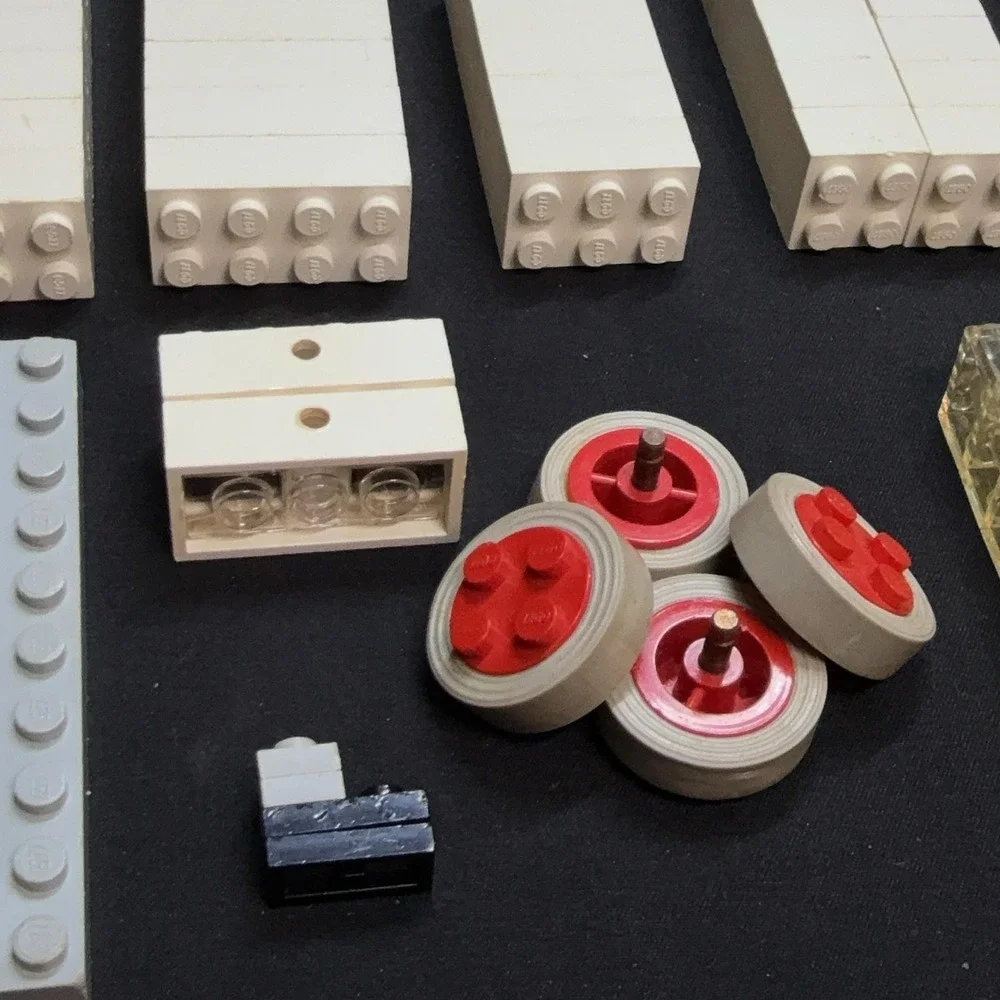 Lego vintage red
