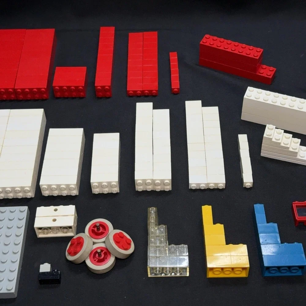 Lego vintage red