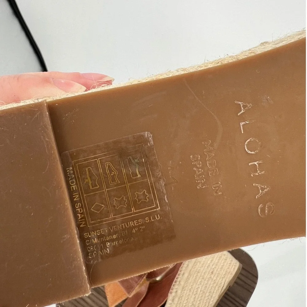 ALOHAS vegas camel