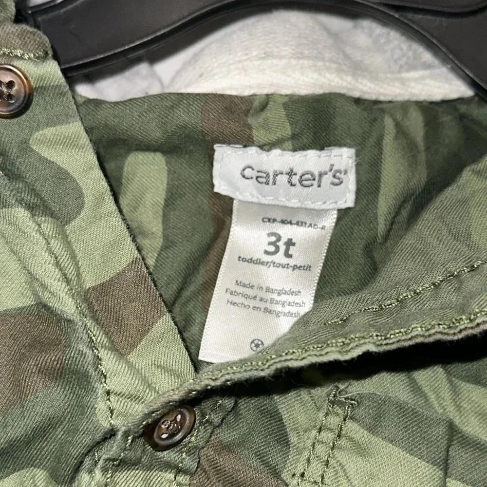 Carter's camouflage hooded button up long sleeve shirt size 3T