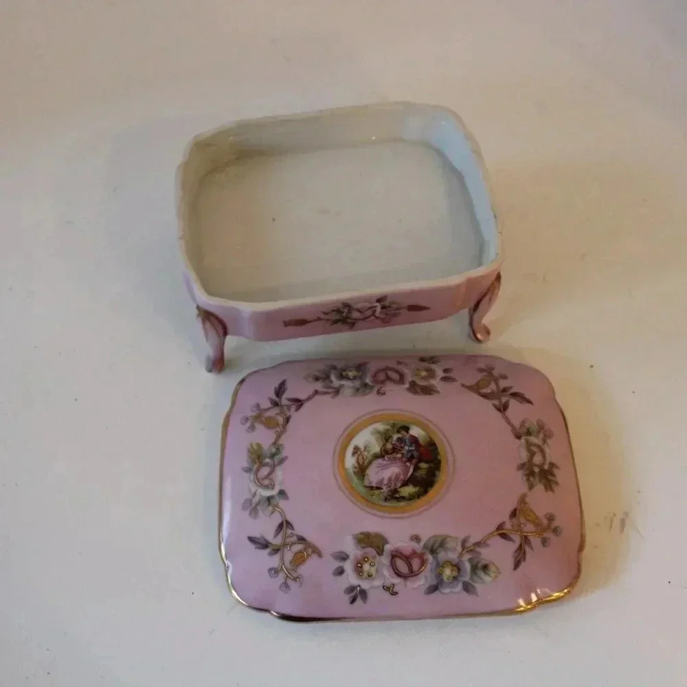 Trinket Box vtg royal