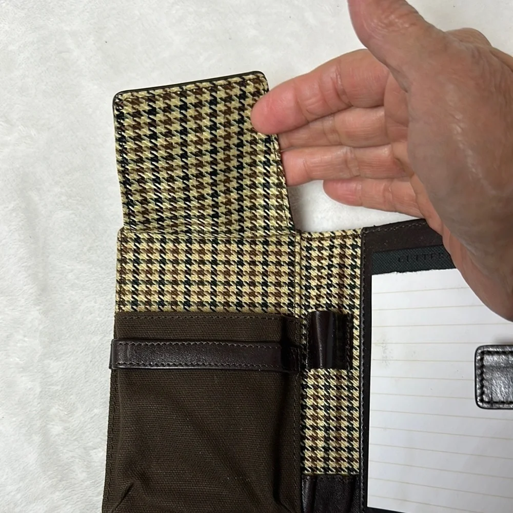 Cutter & Buck elegant dark
