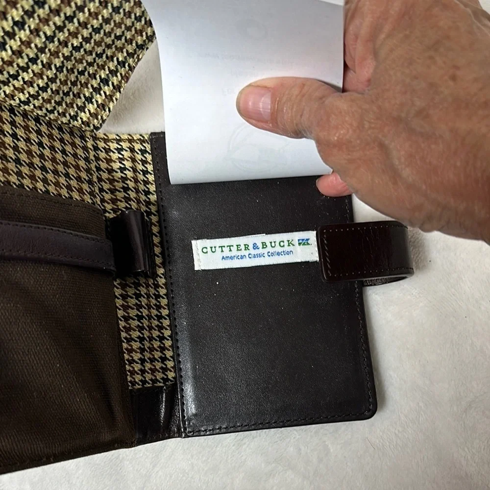 Cutter & Buck elegant dark