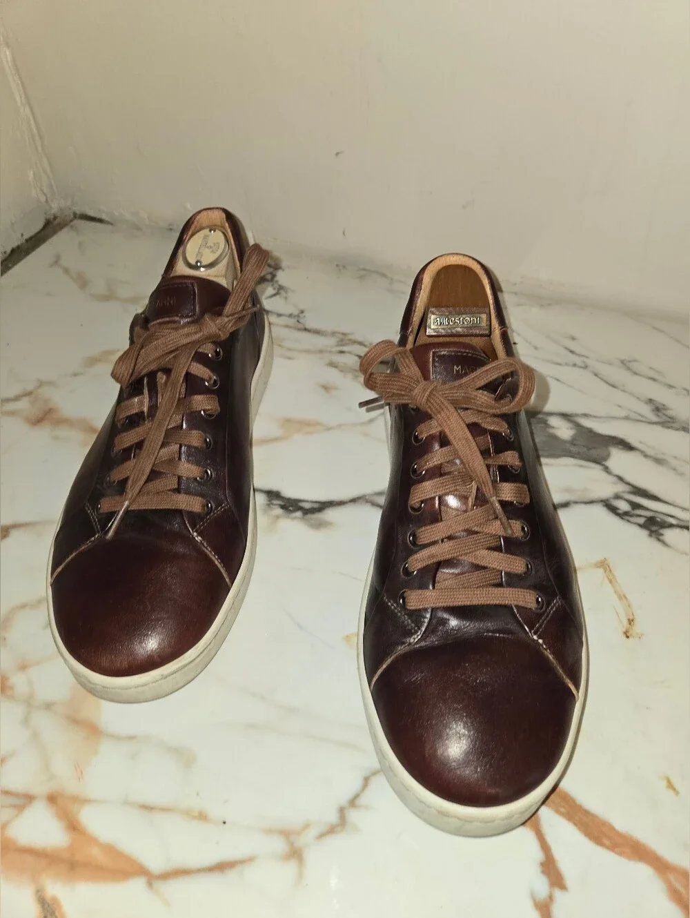 Magnanni Men's  Leather Casual Sneakers Size 10 1/2 M, retails For $475.00