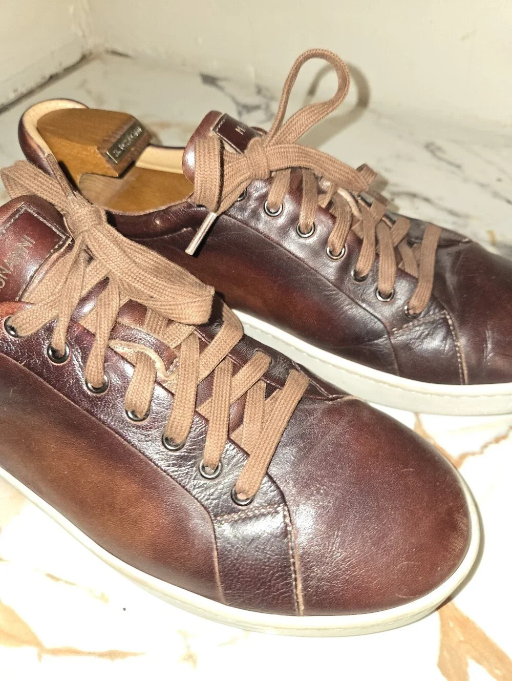 Magnanni Men's  Leather Casual Sneakers Size 10 1/2 M, retails For $475.00