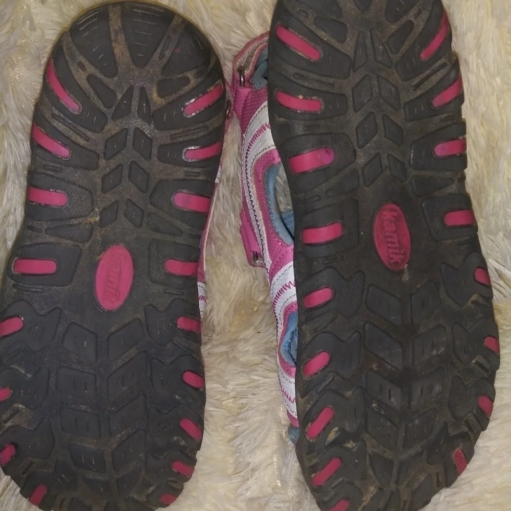 Girls sz 4 Kamik Sea turtle water hiking sandals