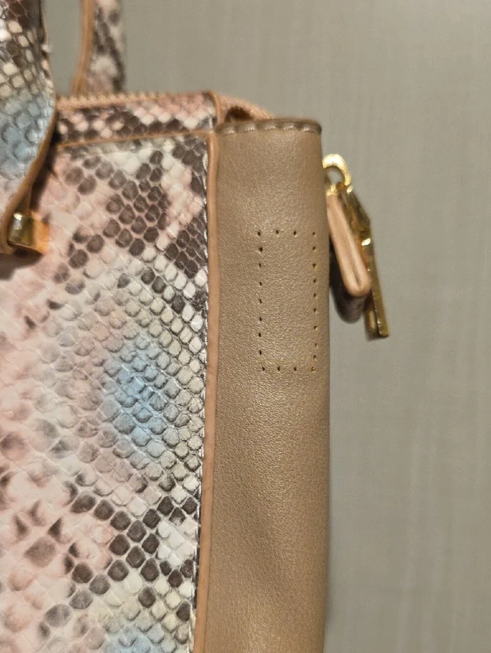 Kaari Blue chic snake