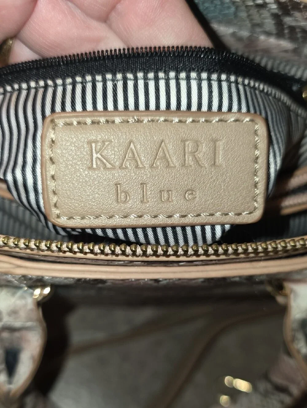 Kaari Blue chic snake