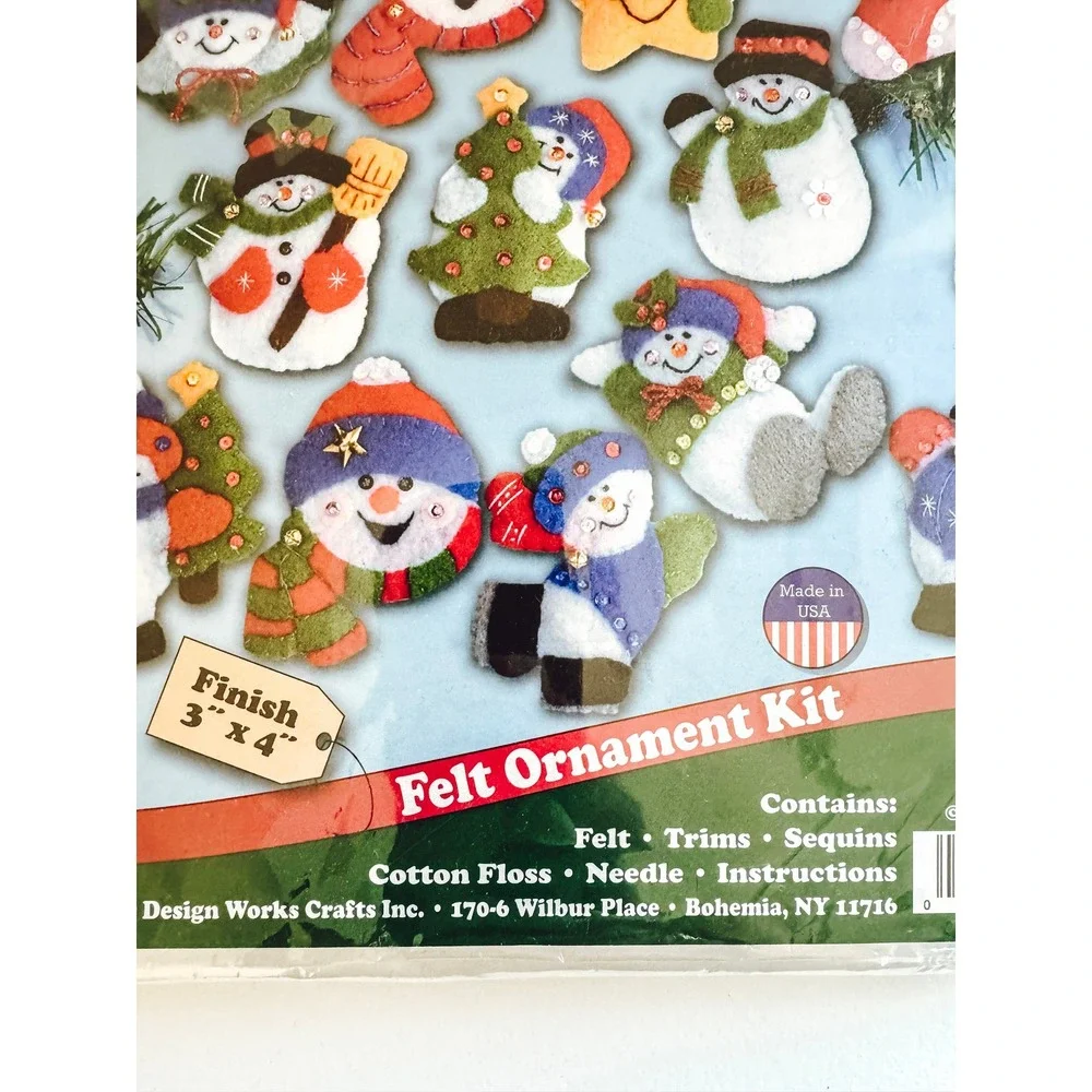 Vintage Design Works Crafts Snowman Felt Ornament Kit Makes 13 Christmas DIY