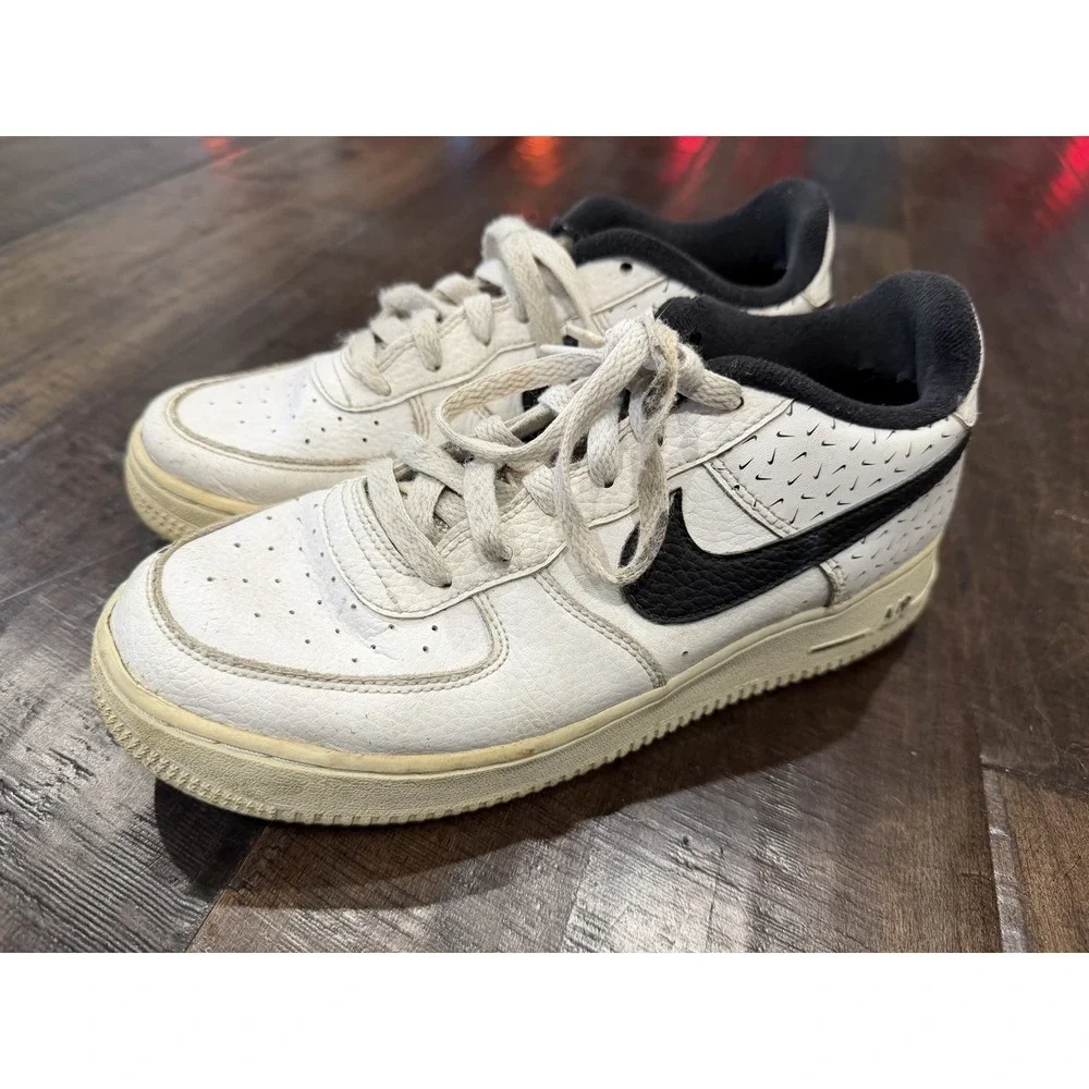 Nike Air Force 1 Low '07 White Black Swooshfetti Print DC9189-100 GS‎ Size 7Y