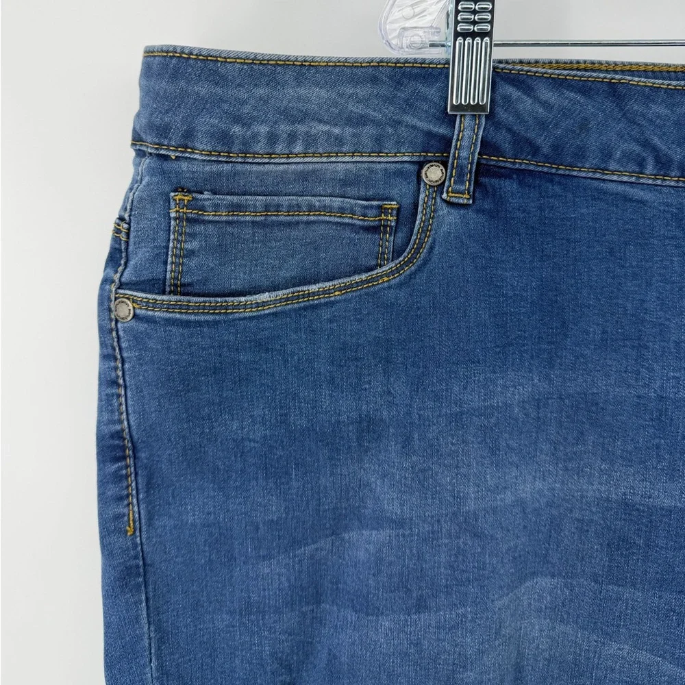 NWT Avenue Denim Crop Embroidered Ankle Jeans, Medium Wash, Women's 28W