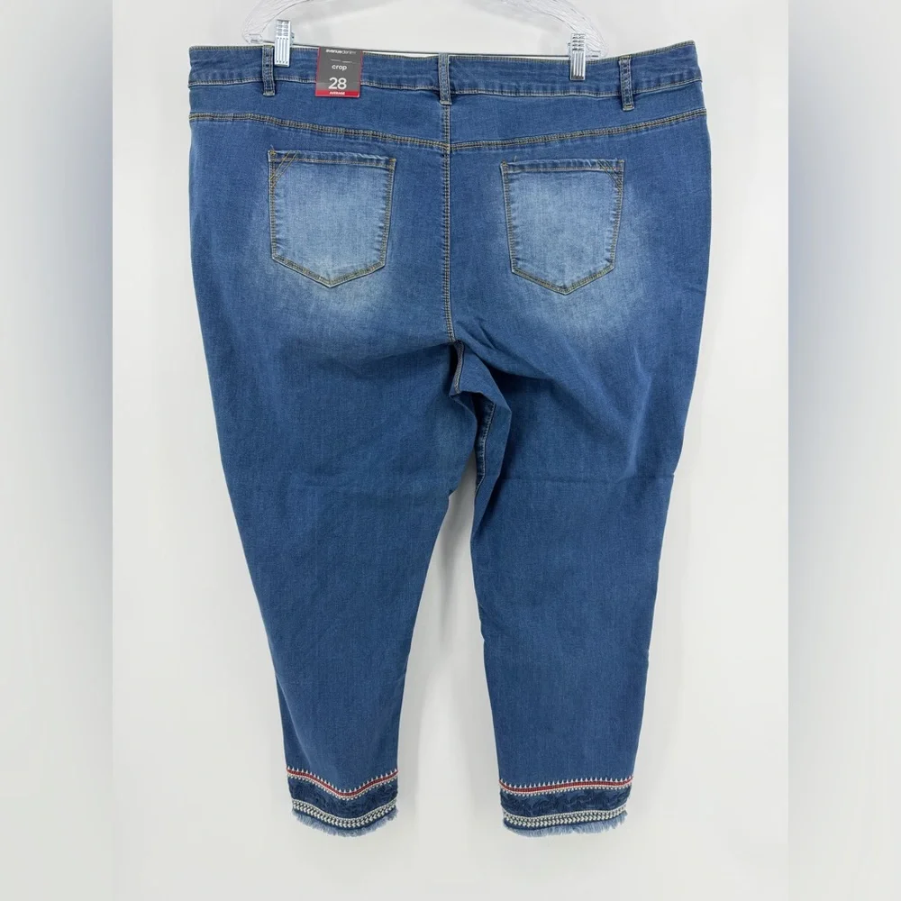 NWT Avenue Denim Crop Embroidered Ankle Jeans, Medium Wash, Women's 28W