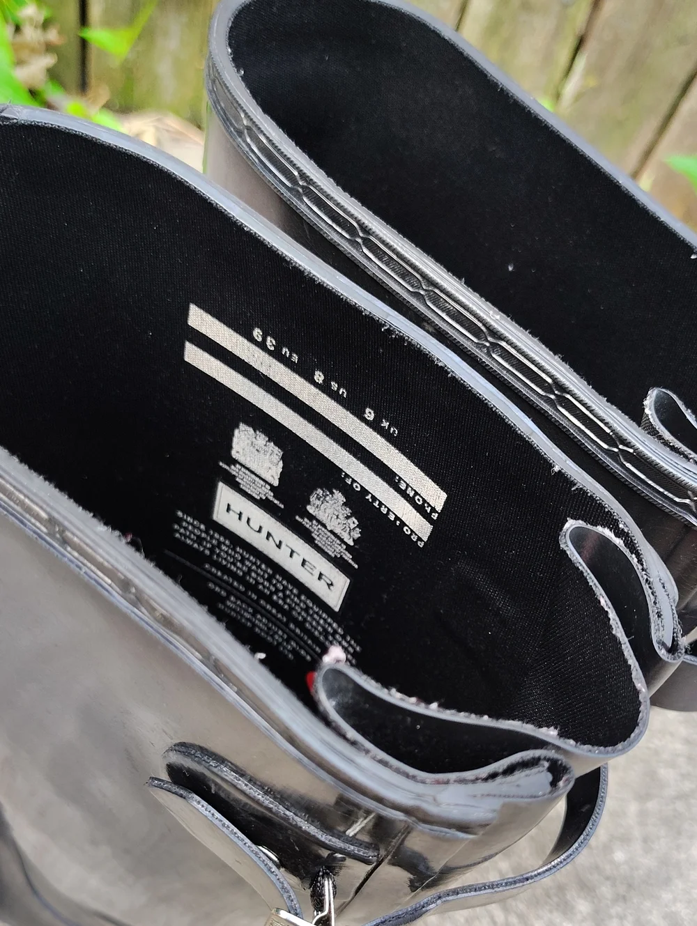 Hunter glossy black