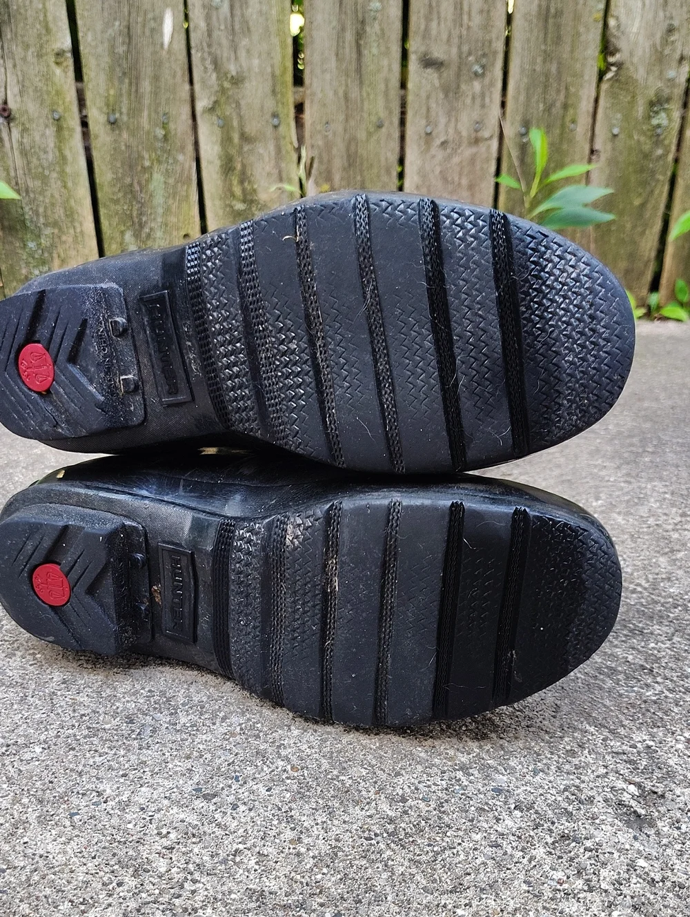 Hunter glossy black