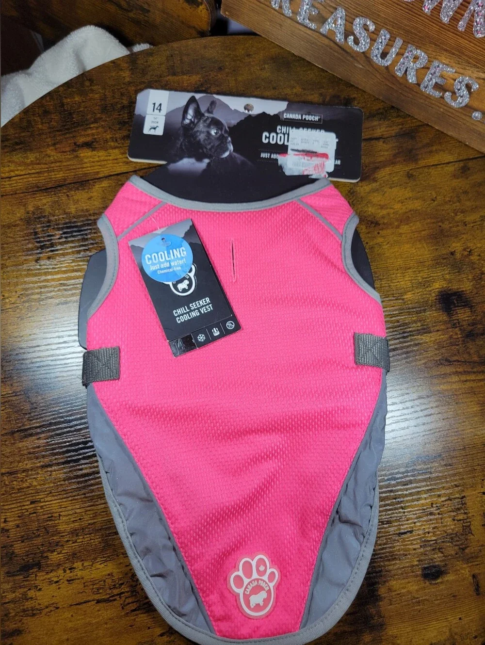 Canada Pooch nwt cooling