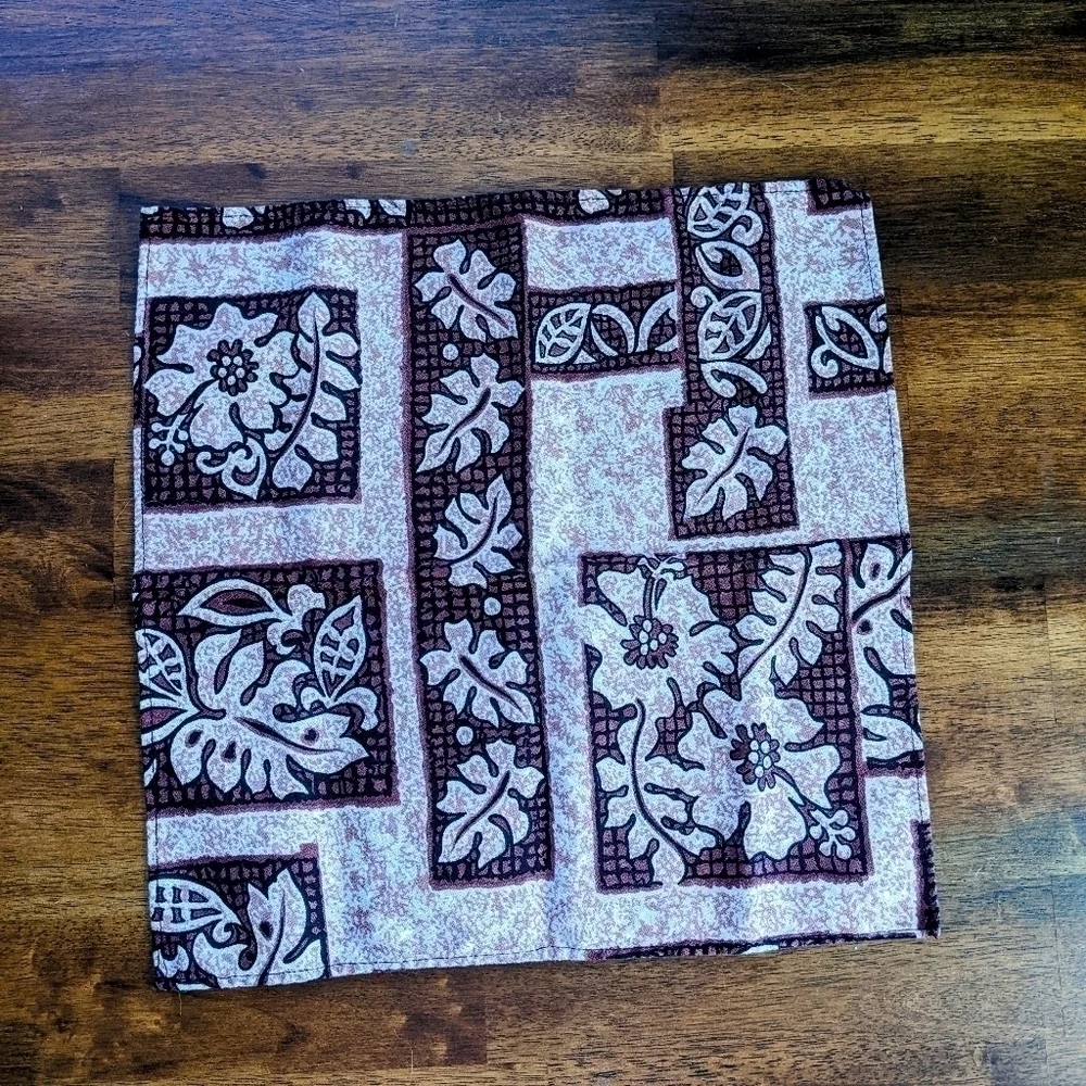 Set of four napkins with Monstera leaves