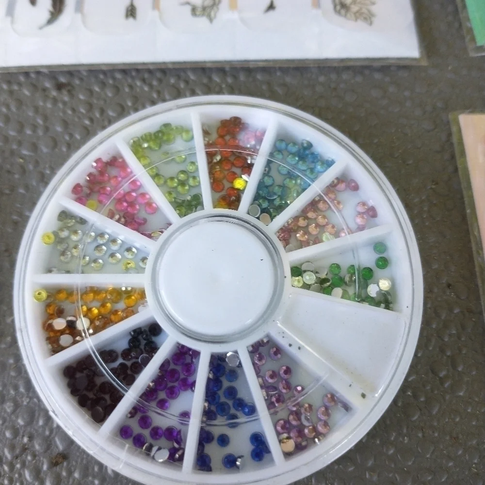 N/A nail beads