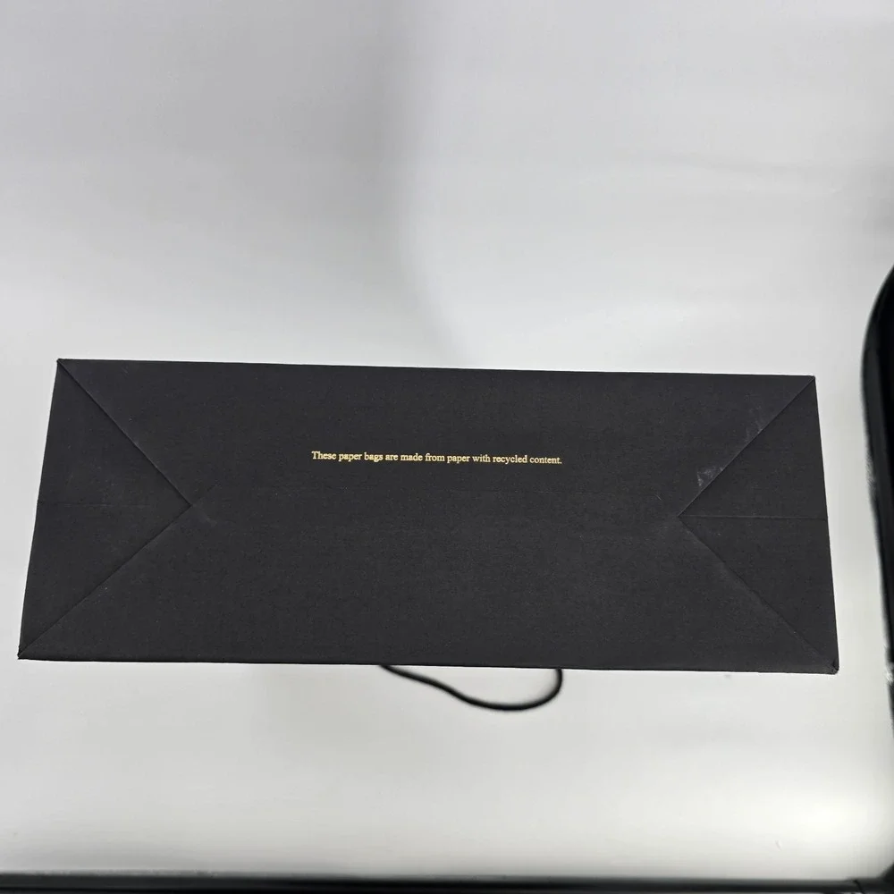 Scotch & Soda bag store touch