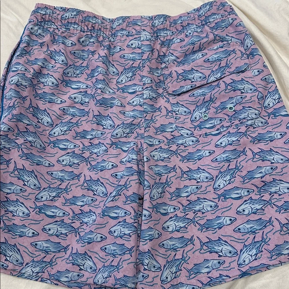 Vineyard Vines charming shorts