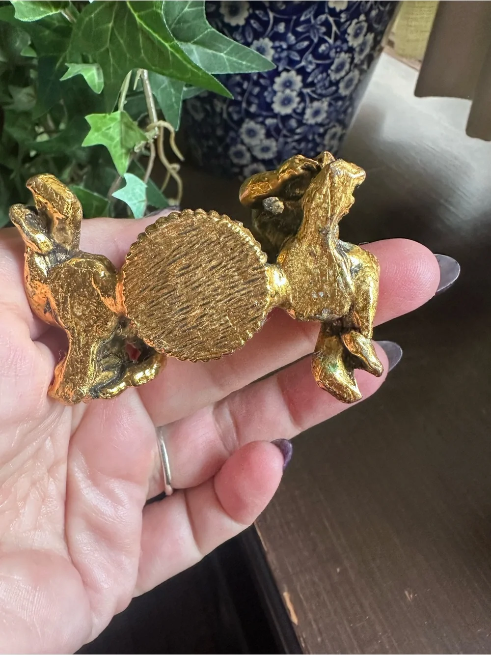 N/A elegant gold