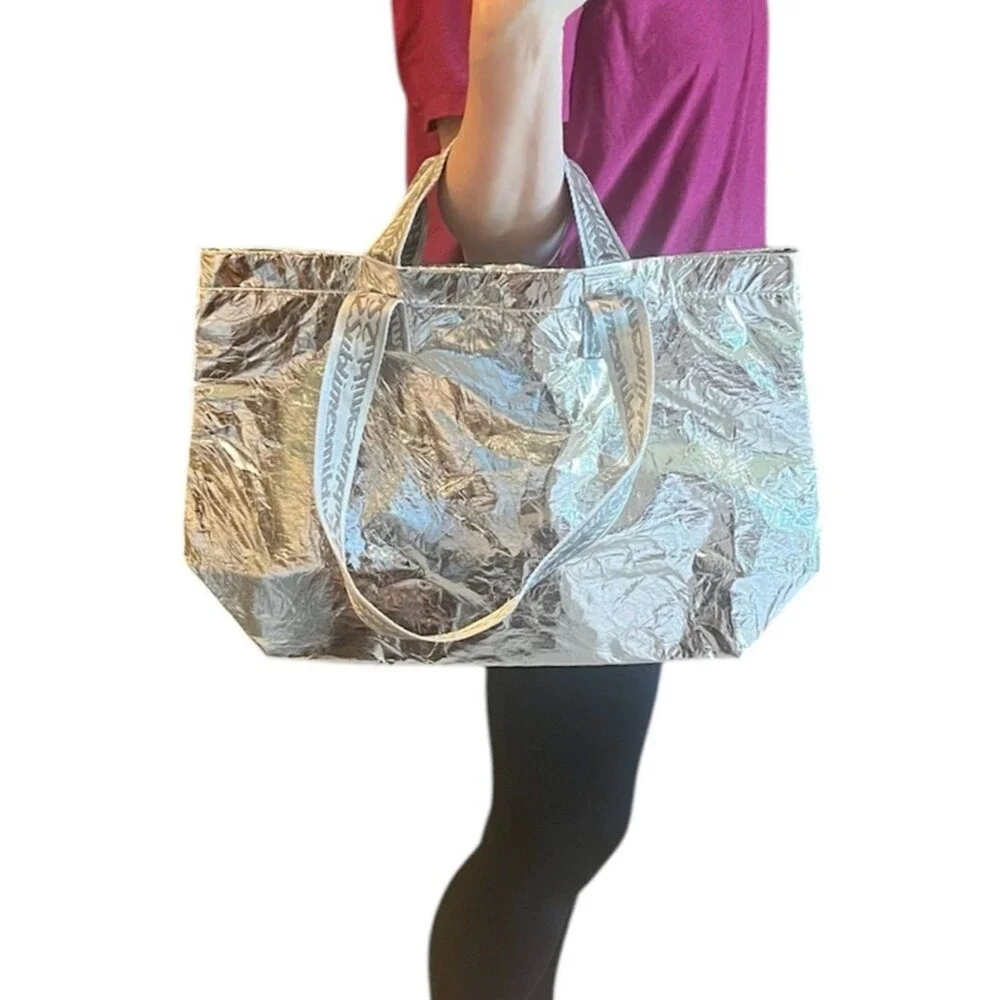 Tory Burch turn heads