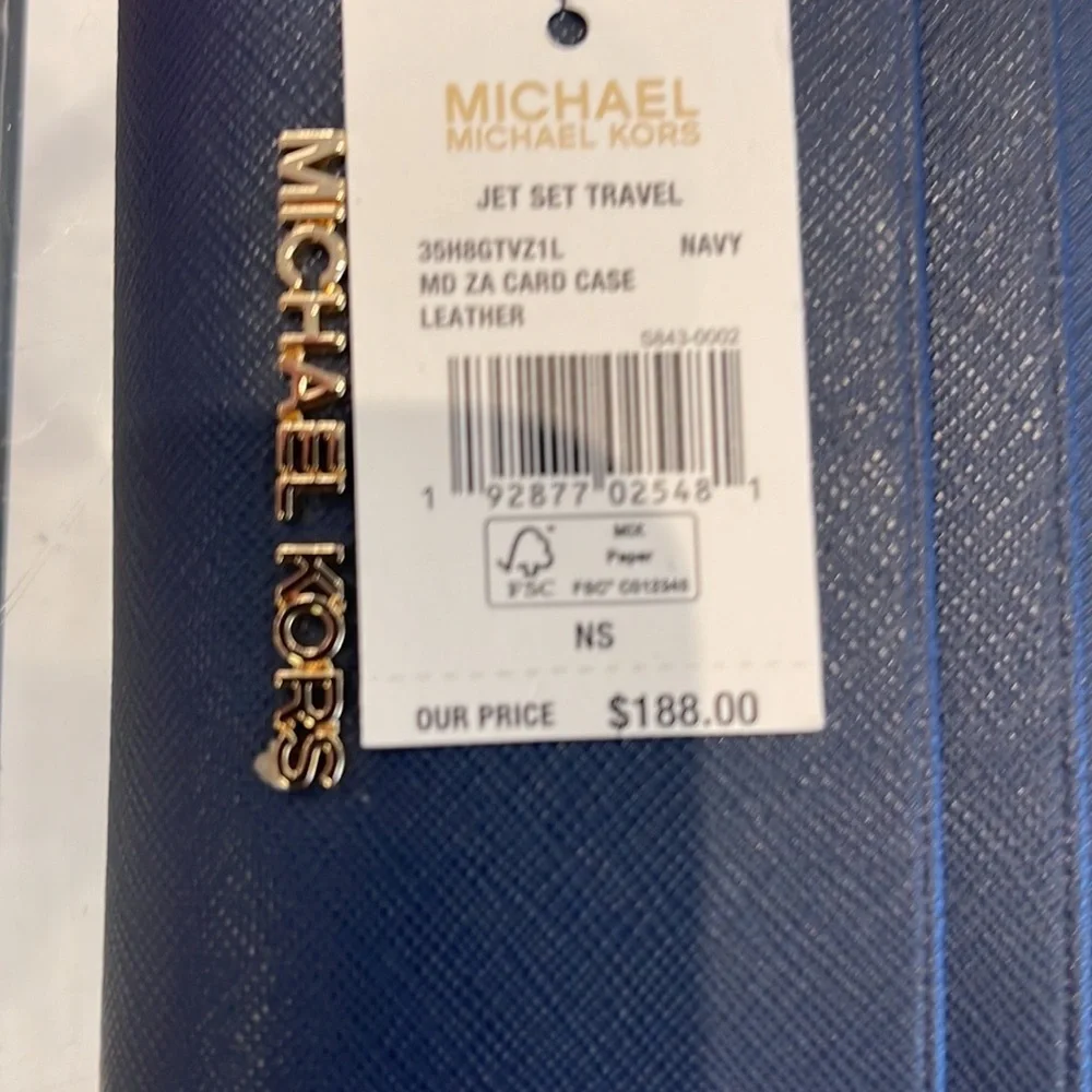 Michael Kors Jet Set Travel Medium Zip Around Card Case  Color: Navy  NWT