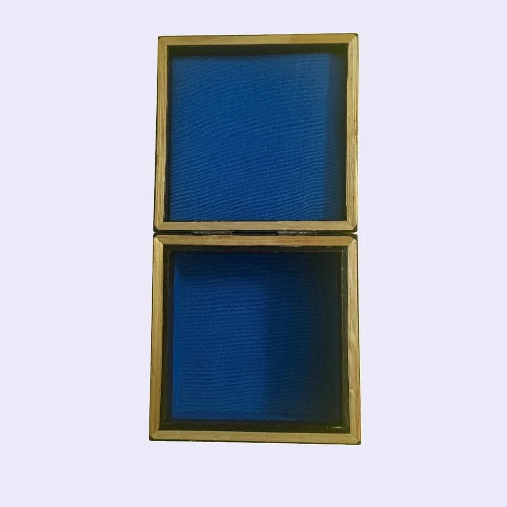 The Unbranded Brand vintage trinket