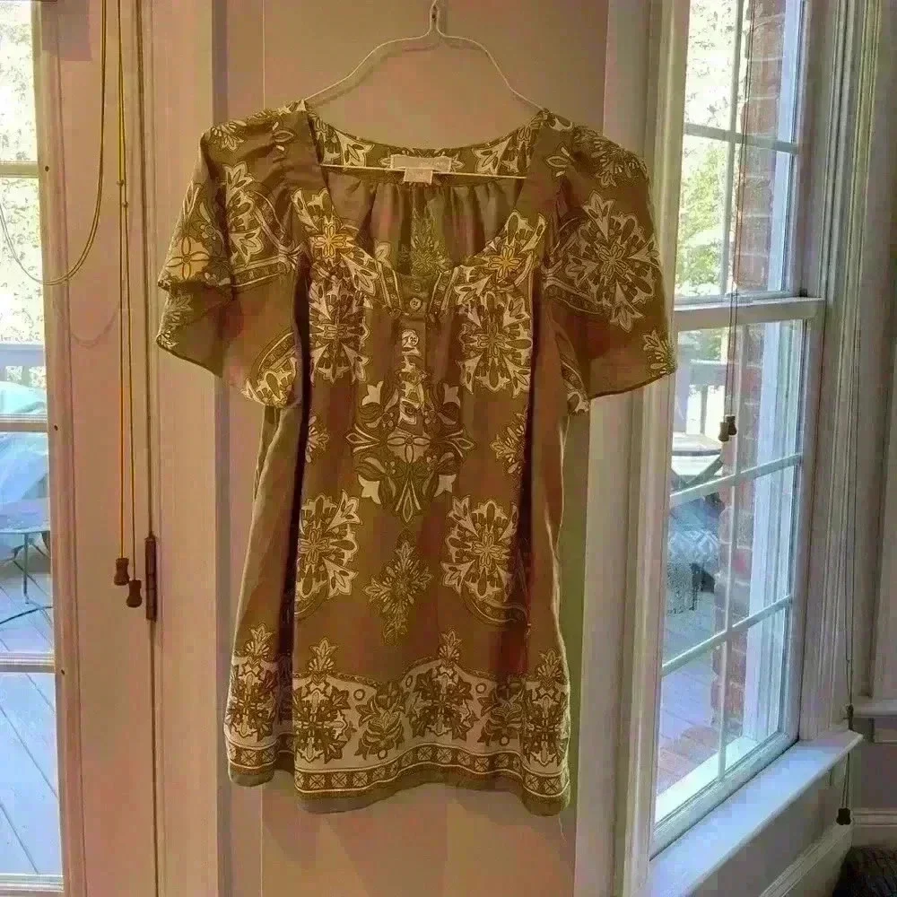 Michael Kors size medium