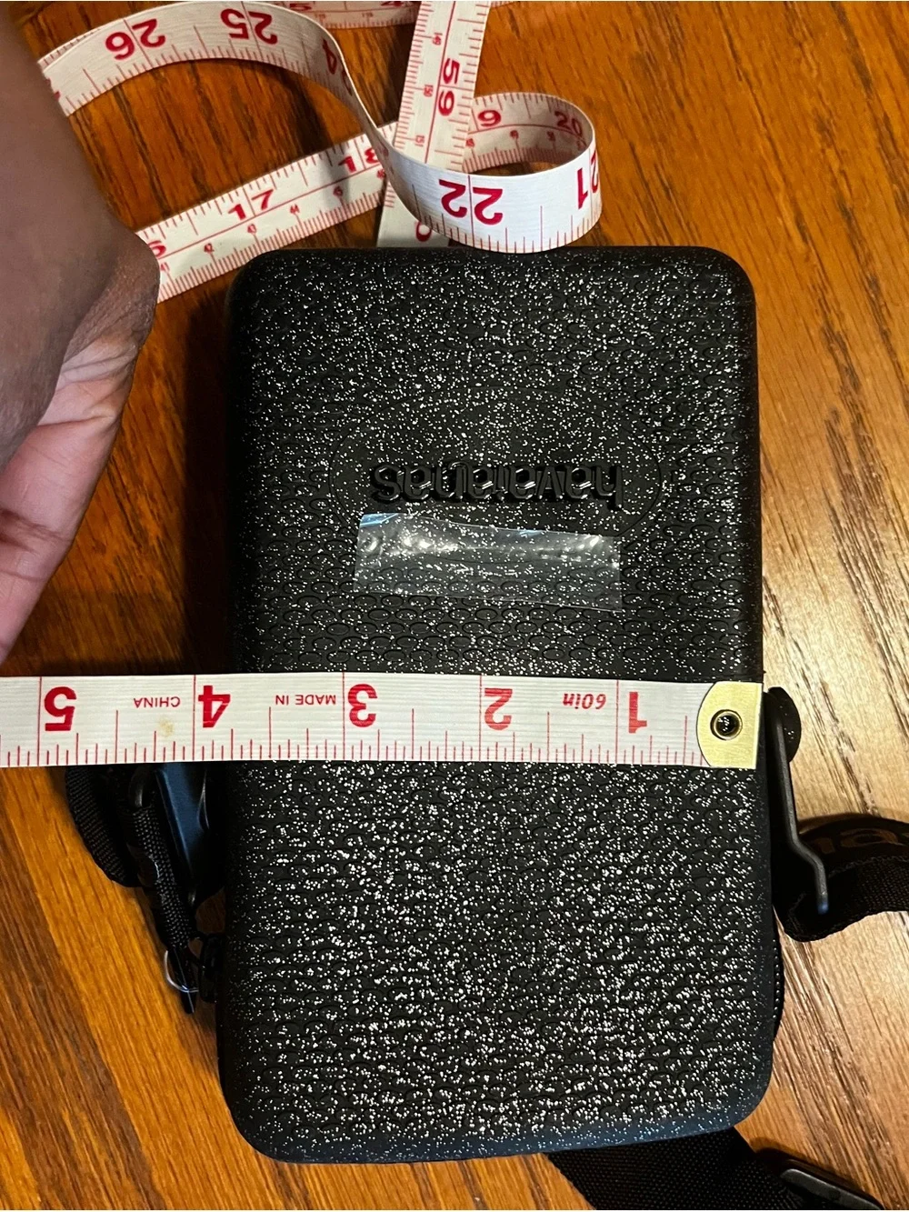 Havaianas Black Textured Crossbody Phone Pouch