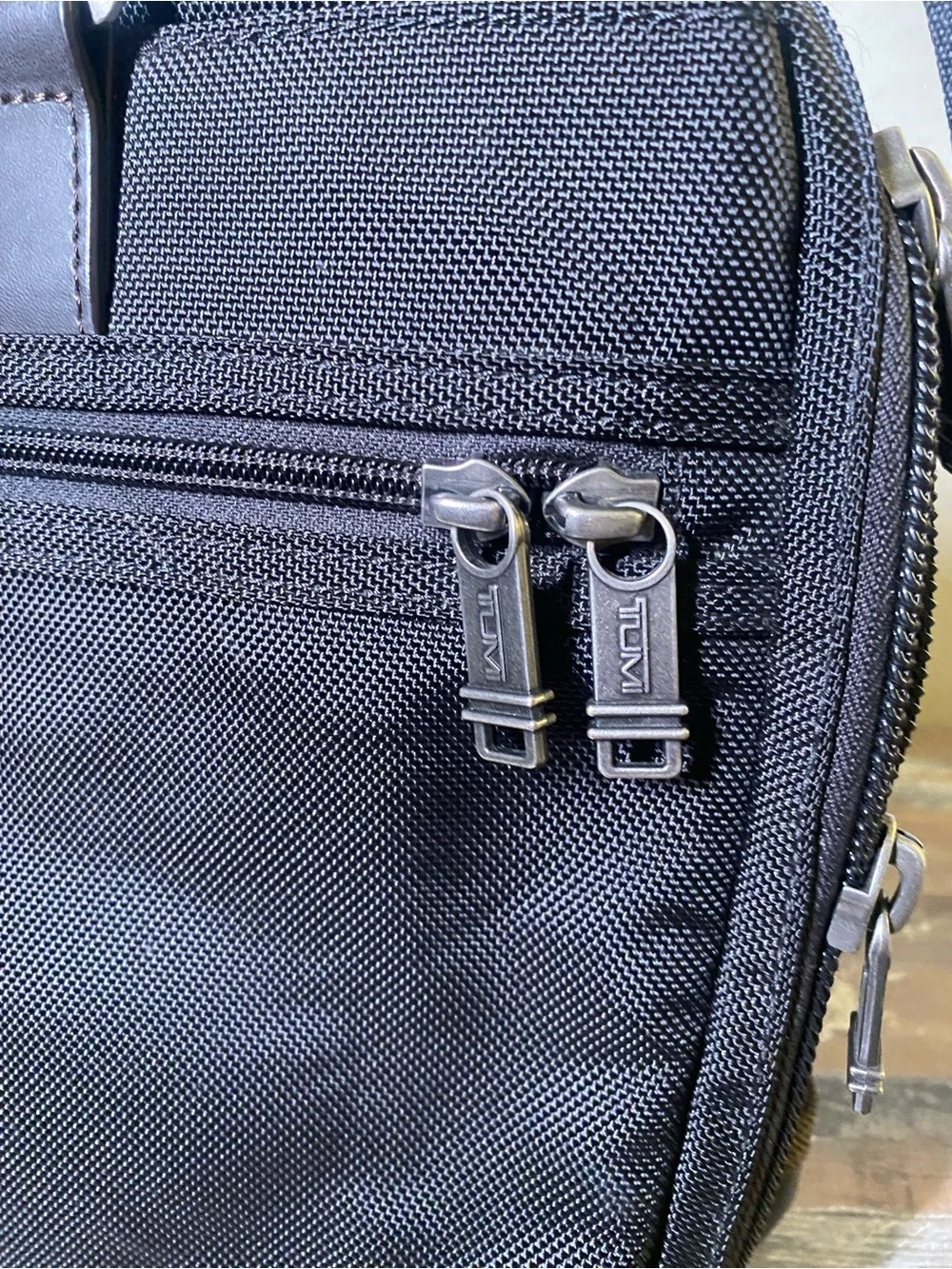 TUMI ALPHA BRAVO BLACK Men's Multi-Pocket Messenger Bag