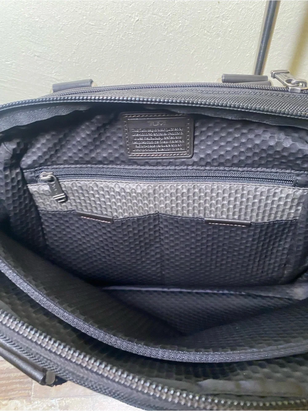TUMI ALPHA BRAVO BLACK Men's Multi-Pocket Messenger Bag
