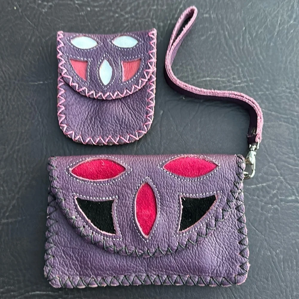 💜♥️💜Leather wallet and coin purse in excellent condition. Handmade. Purple.