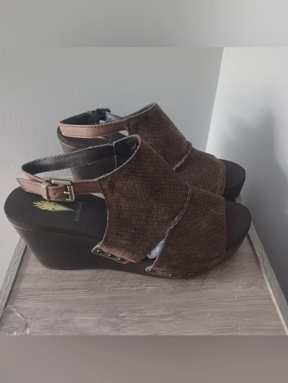 Volatile Bohemian Wedge Sandals Sz 10