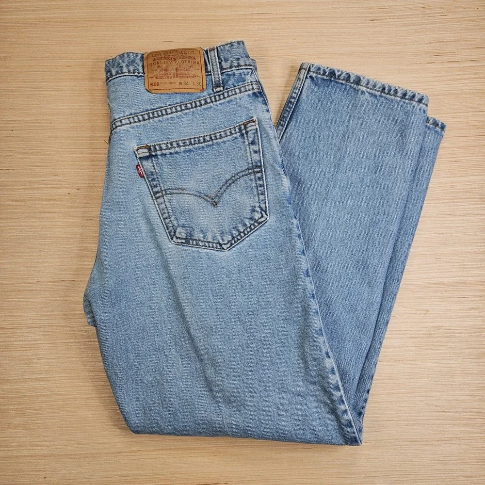 Vintage 90s Levi's Jeans Mens 34x30 Fit 32x30 Light Blue 550 Relaxed Fit Tapered