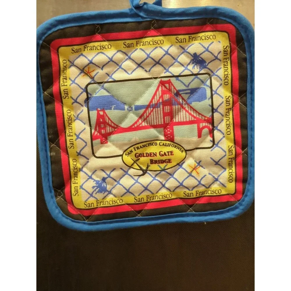 Hand‎ crocheted TOWELs with matching POT HOLDER SET NEW San Francisco bridge
