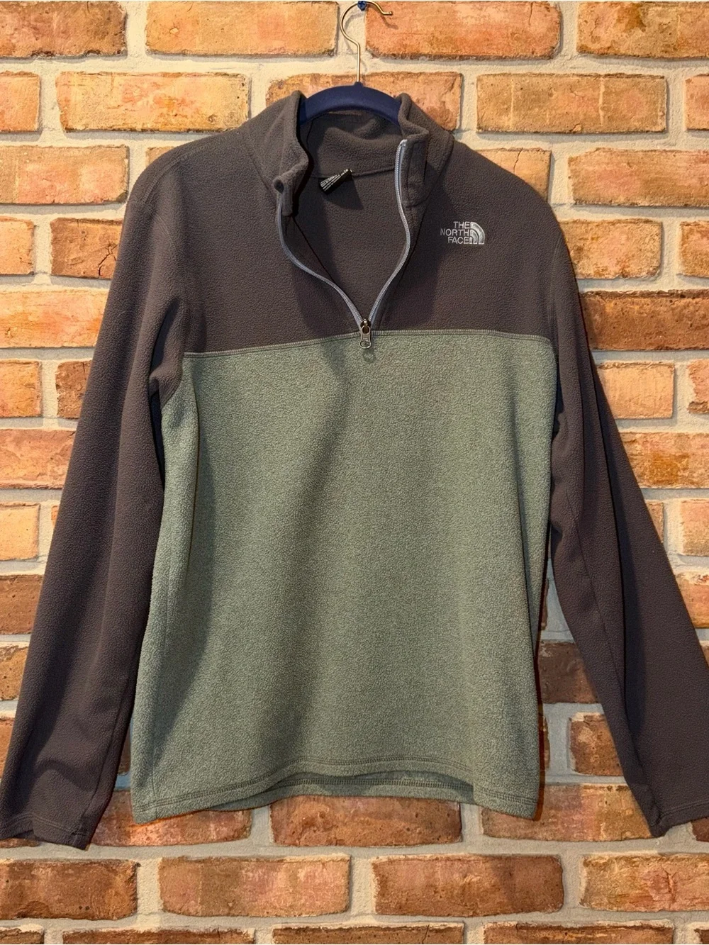The North Face Boys’ Fleece 1/4 Zip Pullover – Size XL